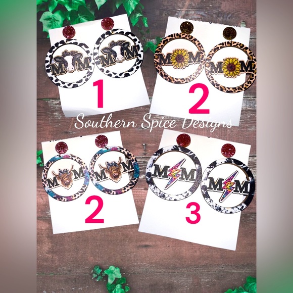 Accessories - Wooden fashion “ Mom” Earrings